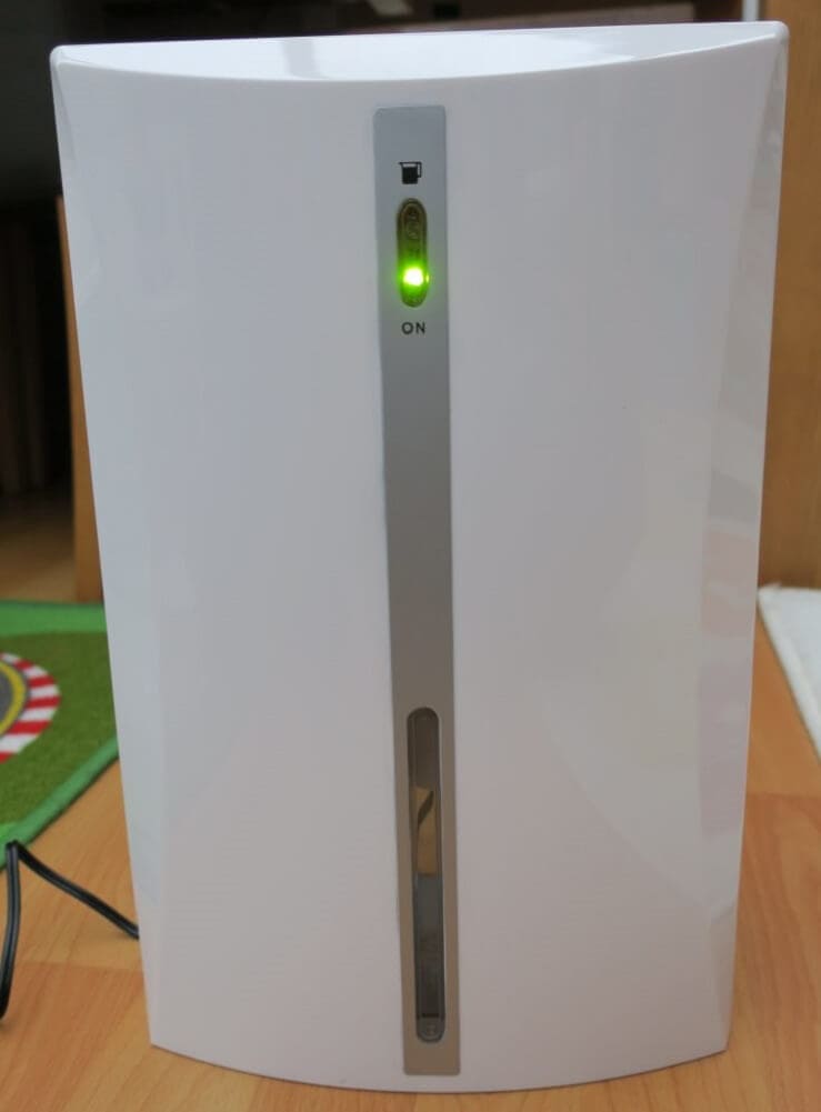 Maplin 2.2L Dehumidifier 70W Removes Humidity 600ml Per Day, Portable Ultra Quiet Ideal for Removing Damp Mold Moisture - Imported from UK